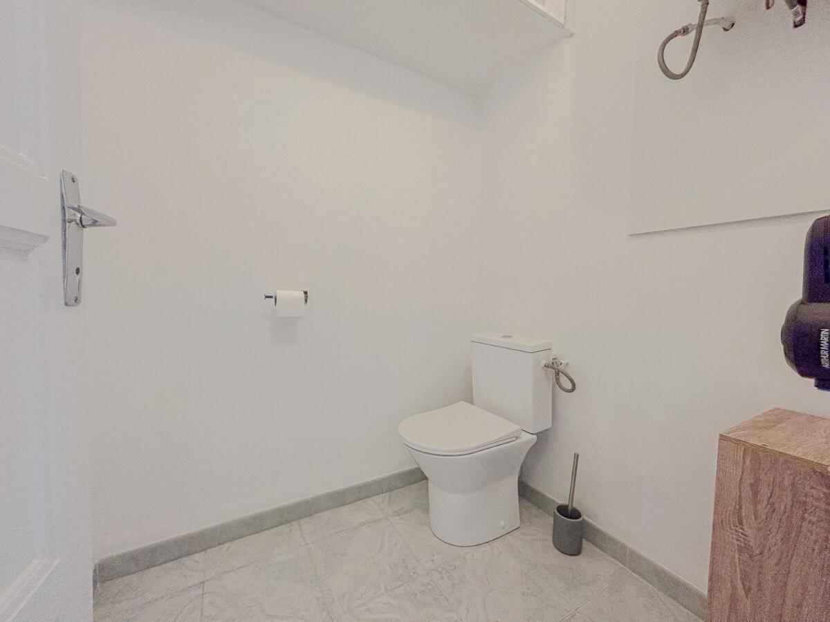 Appartement Face A La Mer, T3 Avec Terrasse Et Parking Prive *